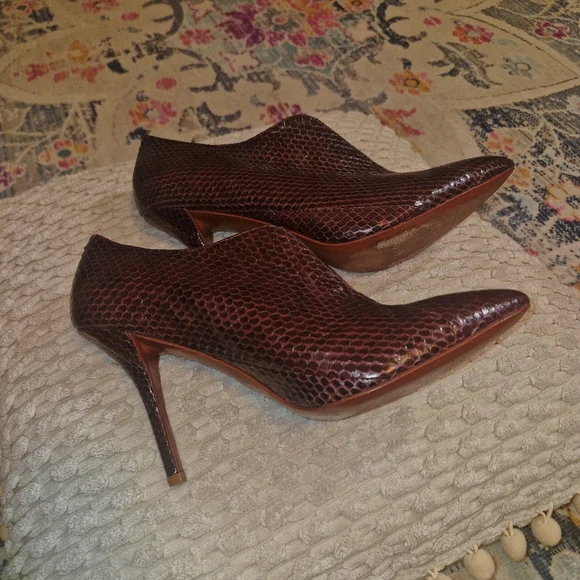 Vince Camuto Brown Snakeskin-Effect Pointed Ankle Heels - Picture 3 of 4